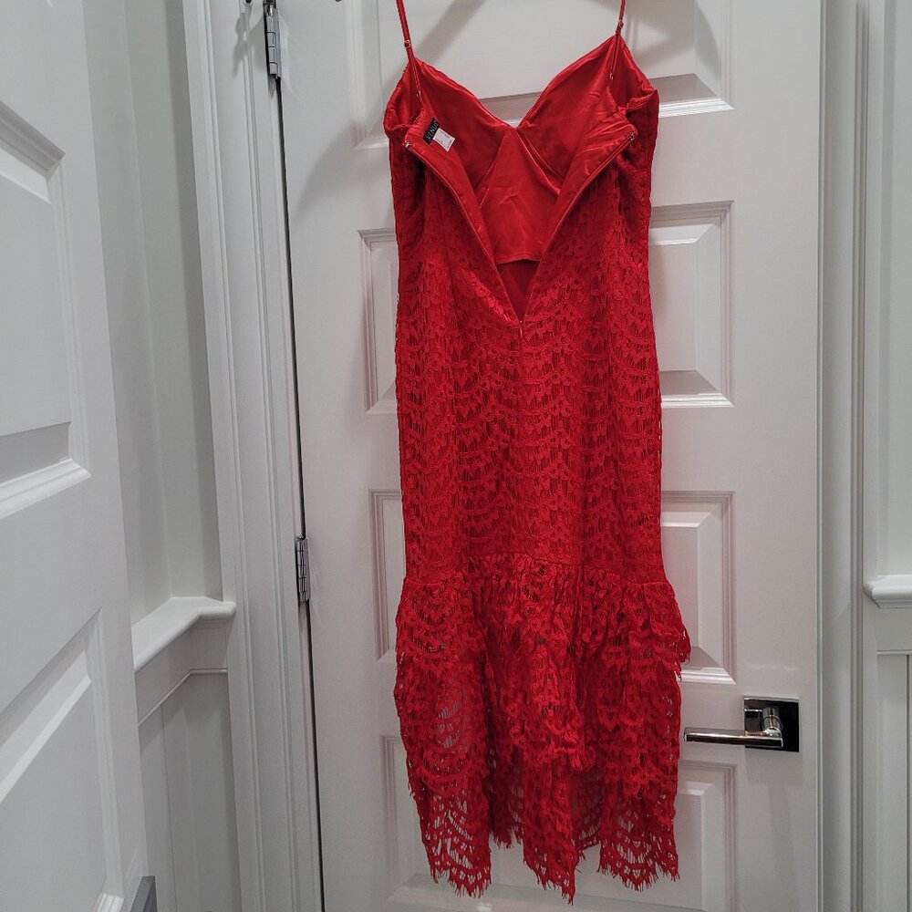 NEW High-Low Red Lace Ruffle Detail Dress. Size 2. - Picture 15 of 16